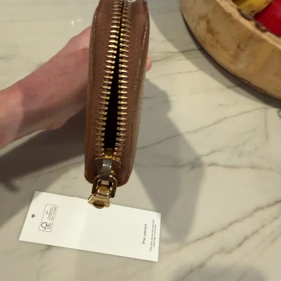 🌼Authentic EUC Miu Miu Tan Leather wallet🌼 - Picture 8 of 13